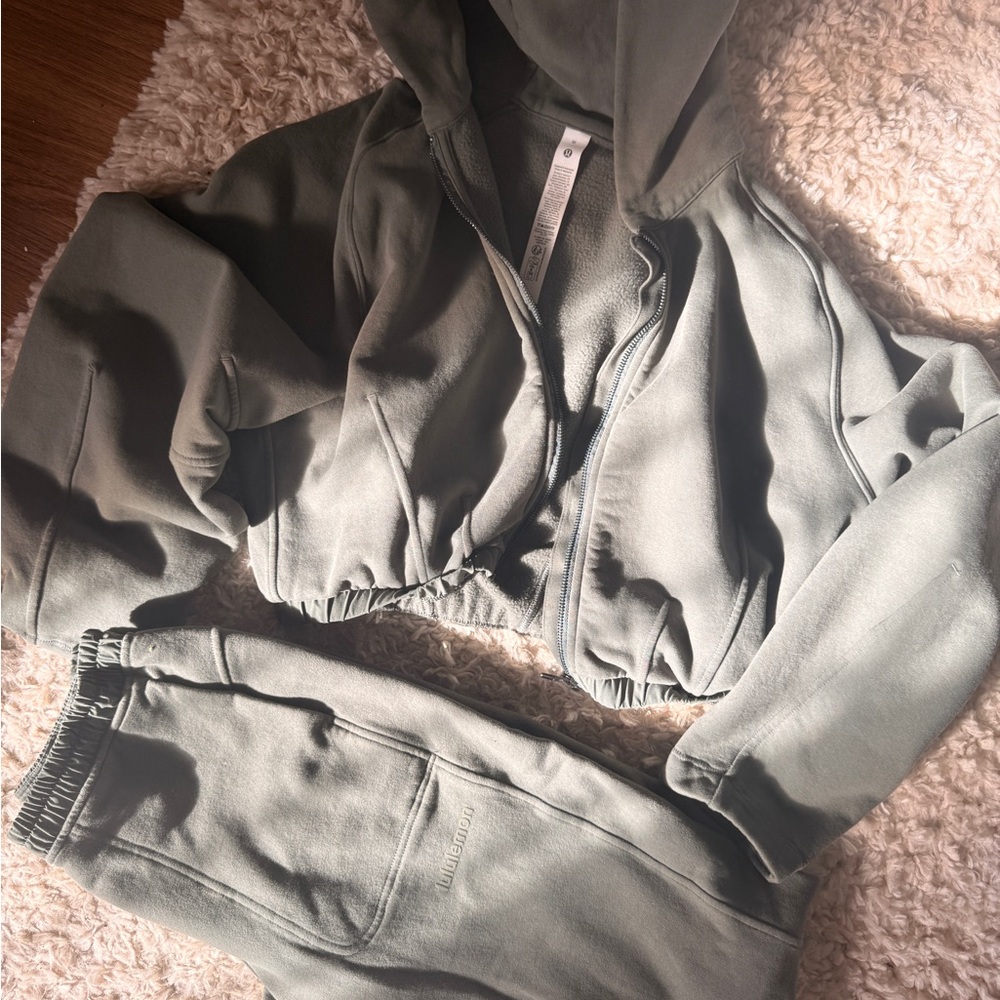 Lululemon lounge full sweat set - M top s bottom
